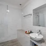 3 Omanai Tenerife Sur לאס גלטאס